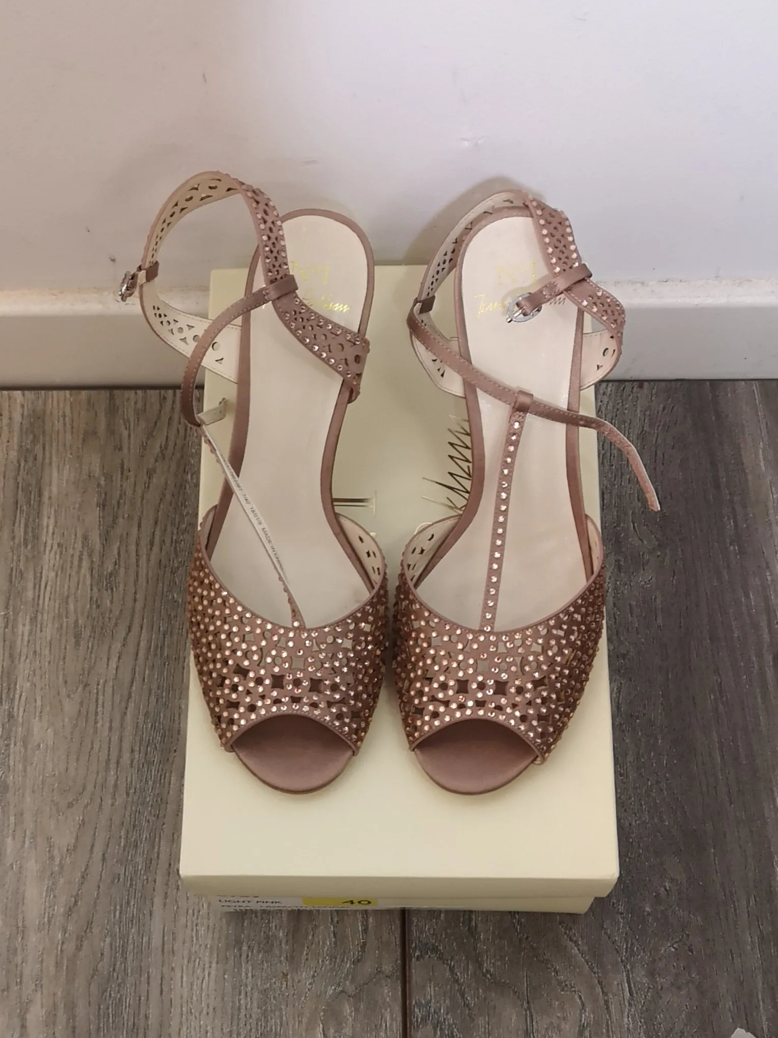 BNIB Jenny Packham Light Pink Bridal Sandals Size 7