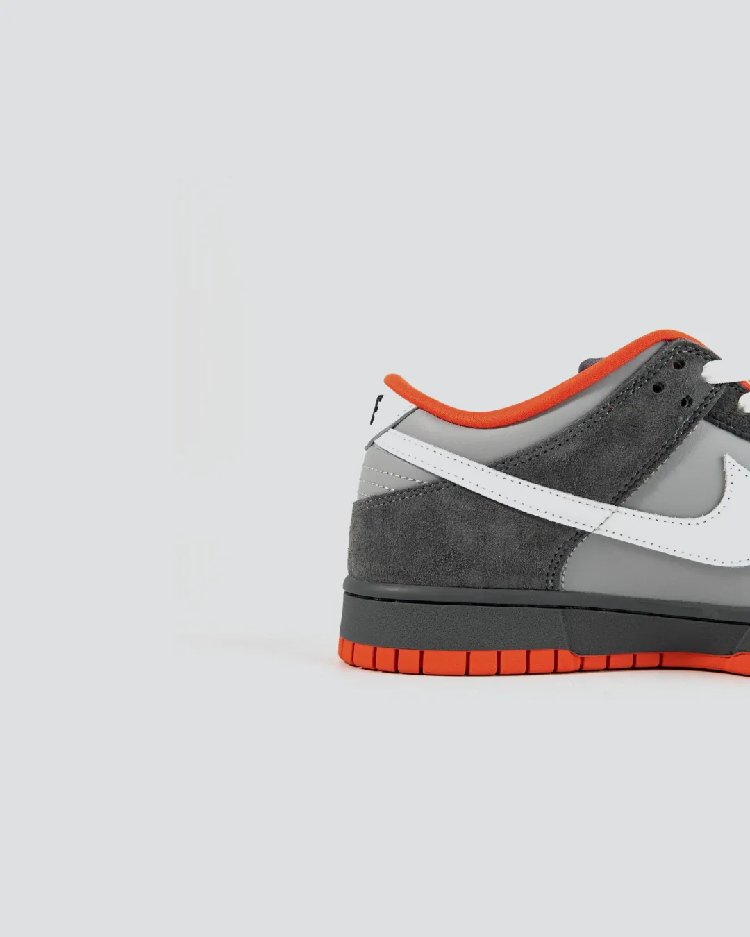 Jeff Staple x  Nike Dunk Low Pro SB 'Pigeon'