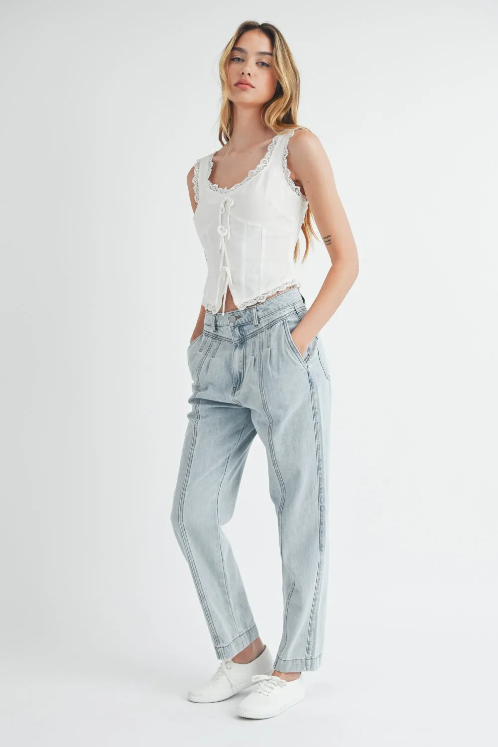 Pleated Front Detail Straight Jeans