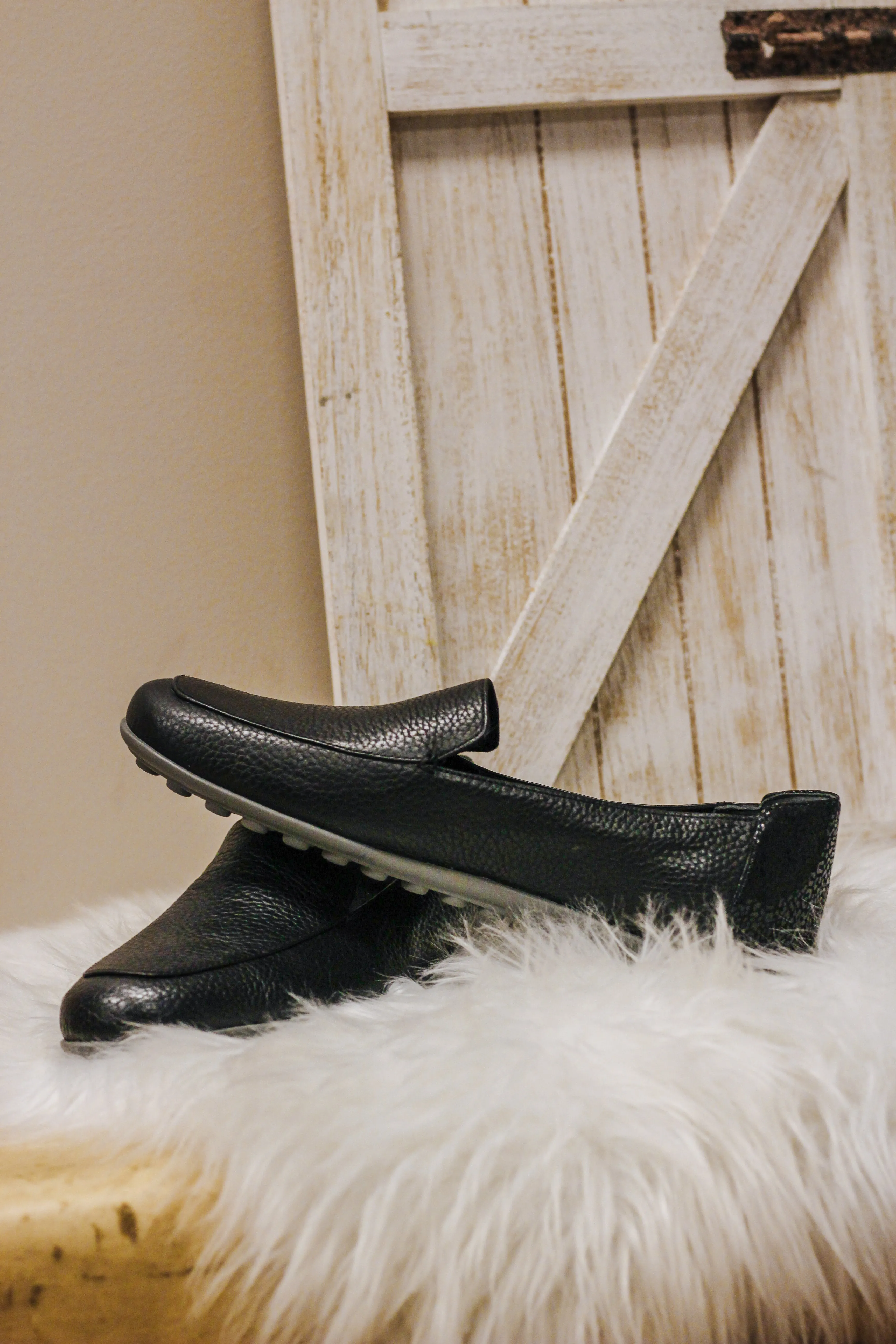 Vionic Elora Loafer Black