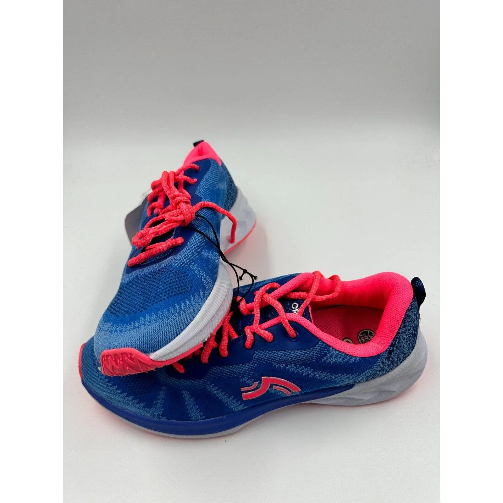 Women's Size 9 Retro Blue and Hot Pink Sneakers